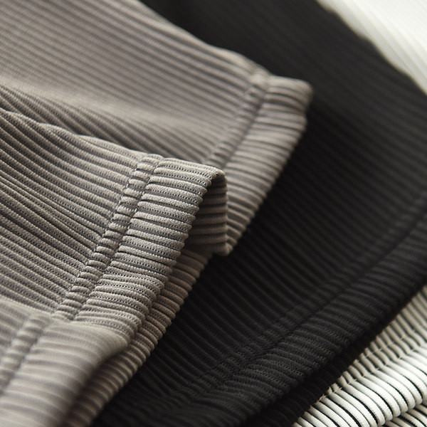 Ανδρικό σορτσάκι με έμβλημα και κορδόνια