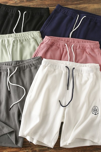 Férfi rövidnadrág gumírozással és hímzéssel