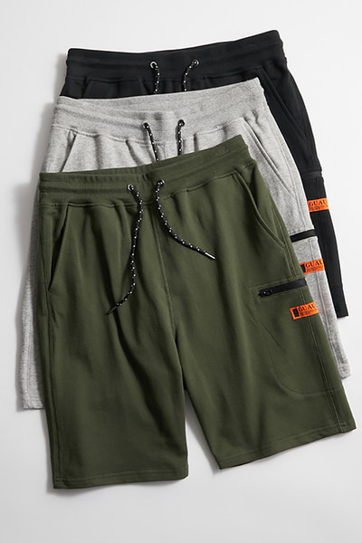 Ανδρικό καλοκαιρινό παντελόνι με μήκος 3/4 και τσέπες