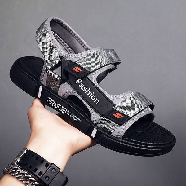 Νέο μοντέλο σανδάλια  με επιγραφή και στερέωση βελκρό  για άνδρες