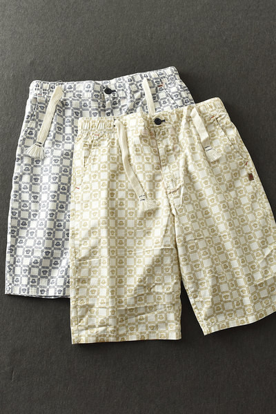 Ανδρικό μοντέρνο παντελόνι μεκορδόνι στην τσέπη