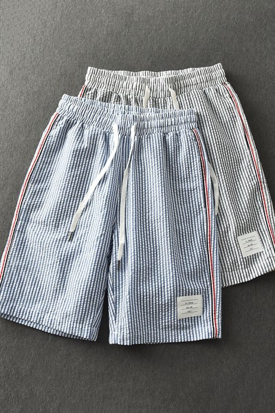 Ριγέ ανδρικό σορτσάκι μεκορδόνια