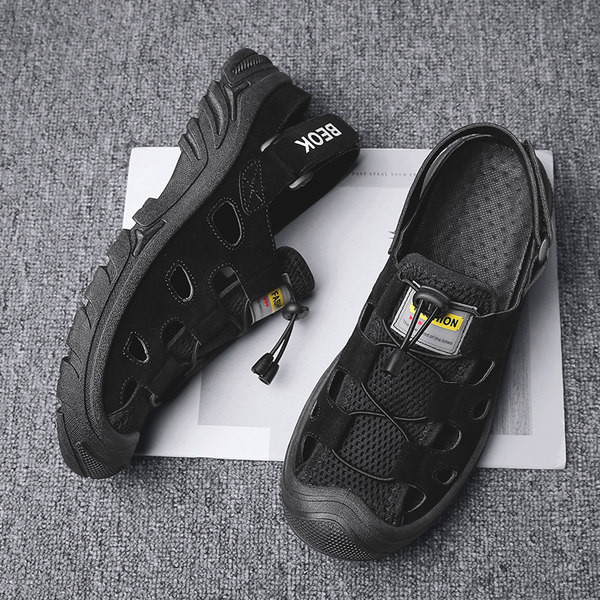 Ανδρικά σανδάλια με κορδόνια και έμβλημα