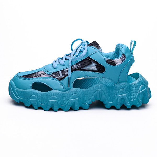 Ανδρικά σανδάλια με τραχιά σόλα και κορδόνια