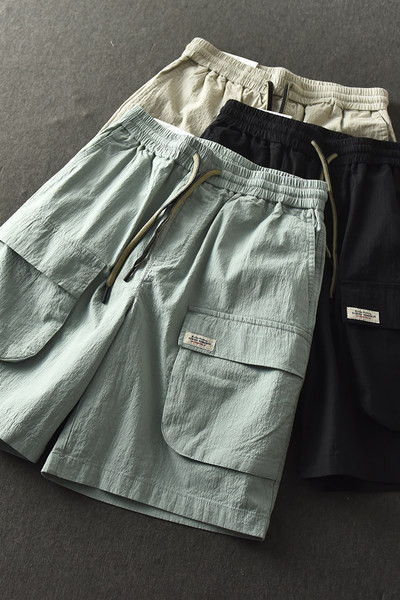 Νέο μοντέλο ανδρικού σορτς με τσέπες και κορδόνια