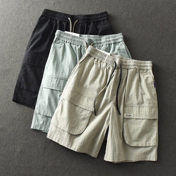 Νέο μοντέλο ανδρικού σορτς με τσέπες και κορδόνια