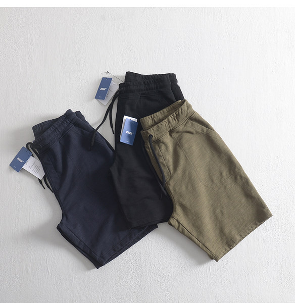 Alkalmi férfi rövidnadrág gumírozással