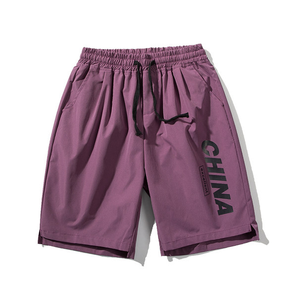 Καλοκαιρινά σορτς με επιγραφές από ύφασμα που στεγνώνει γρήγορα