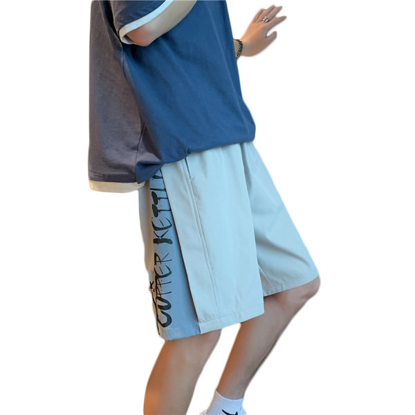 Καλοκαιρινά σορτς με μπορντούρα και επιγραφή