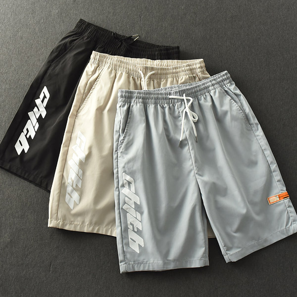 Férfi rövidnadrág gumírozott derékkal, felirattal