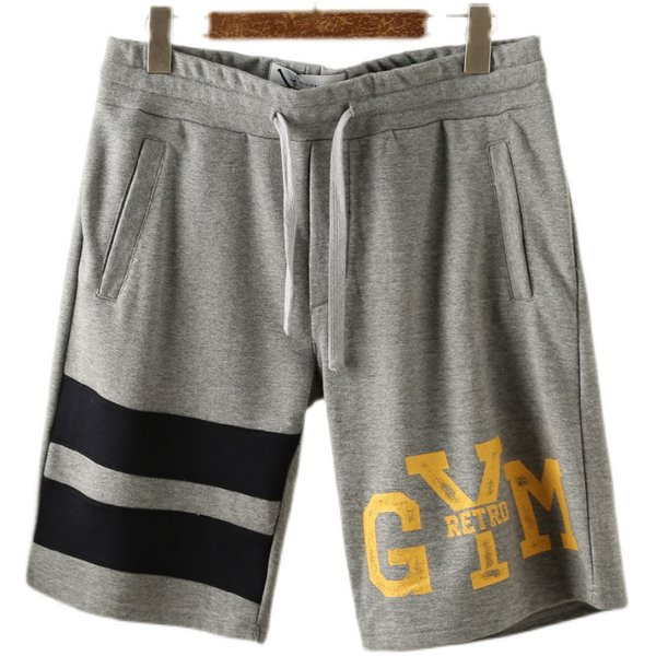 Alkalmi férfi rövidnadrág rátéttel és nyakkendővel