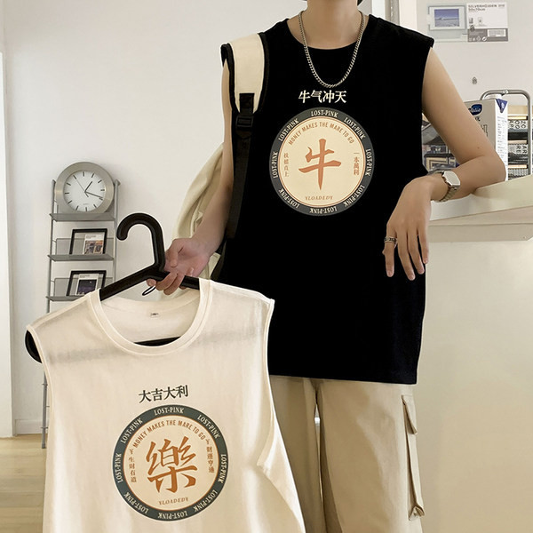 Αντρικό ανδρικό αμάνικο με οβάλ λαιμόκοψη και απλικέ