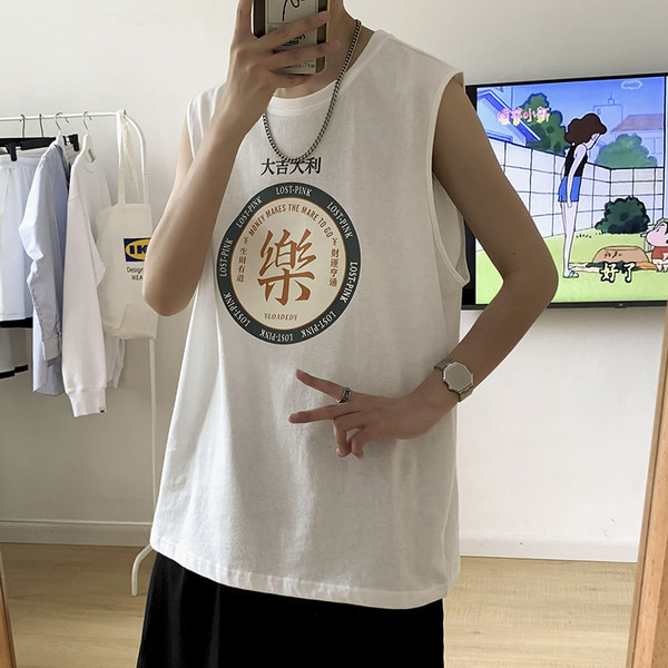 Αντρικό ανδρικό αμάνικο με οβάλ λαιμόκοψη και απλικέ