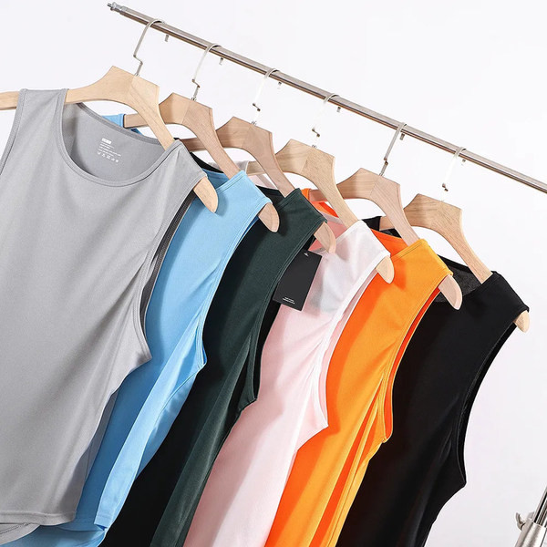 Μονόχρωμη ανδρική  αμάνικη μπλούζα με στρογγυλή λαιμόκοψη