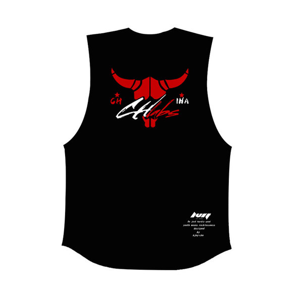 Férfi felső ovális nyakkivágással és mintával