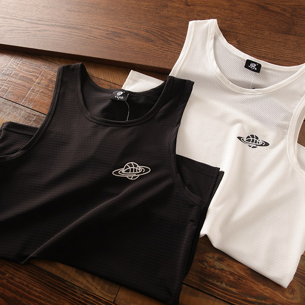 Nyári férfi topp hímzéssel és kerek nyakkivágással