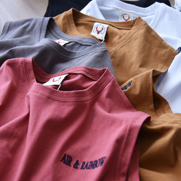 Ανδρική καλοκαιρινή αμάνικη μπλούζα με λαιμόκοψη και κέντημα