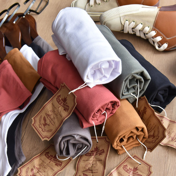 Sima modell férfi egyszínű modell vékony pántokkal