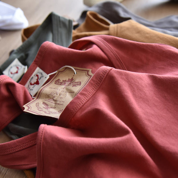 Sima modell férfi egyszínű modell vékony pántokkal