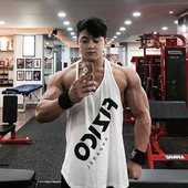 Vīriešu sporta tanktops - divi modeļi