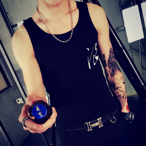 Nyári testre szabott férfi felső, mintával