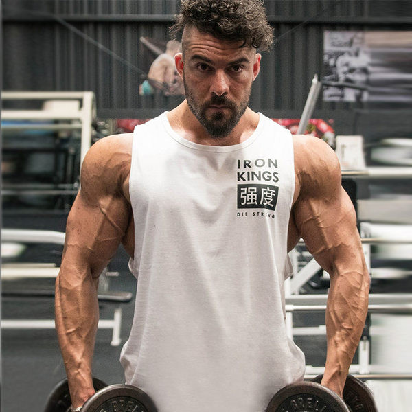 Férfi sportcipő ovális nyakkivágással és mintával