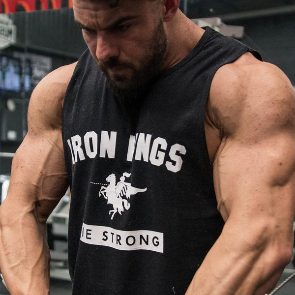 Férfi sportcipő ovális nyakkivágással és mintával