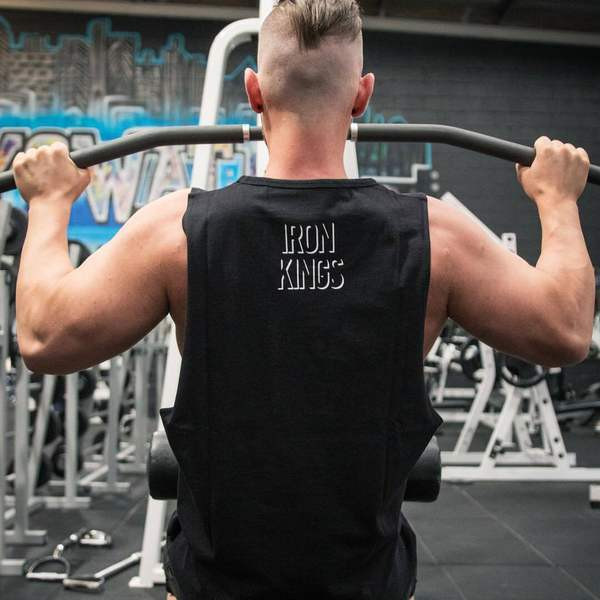 Férfi sportcipő ovális nyakkivágással és mintával