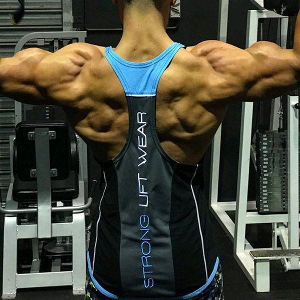 Mitmes värvitoonis kirjaga meeste spordipaak