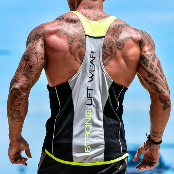 Mitmes värvitoonis kirjaga meeste spordipaak