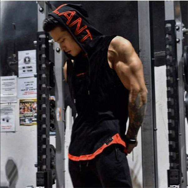 Ανδρική αμάνικη μπλούζα με επιγραφή και κουκούλα