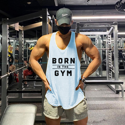 Vīriešu sporta tanktops ar uzrakstiem un plānām lencēm