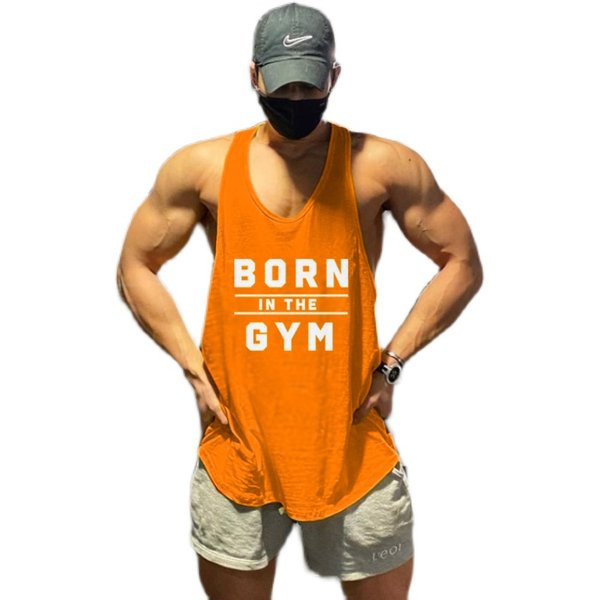 Férfi sport tank felső feliratokkal és vékony pántokkal