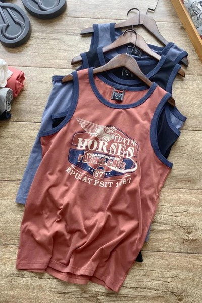 Férfi felső rátéttel és kerek nyakkivágással