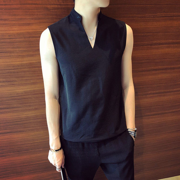 Μοντέρνο ανδρικό αμάνικο μπλουζάκι με ντεκολτέ με spitz