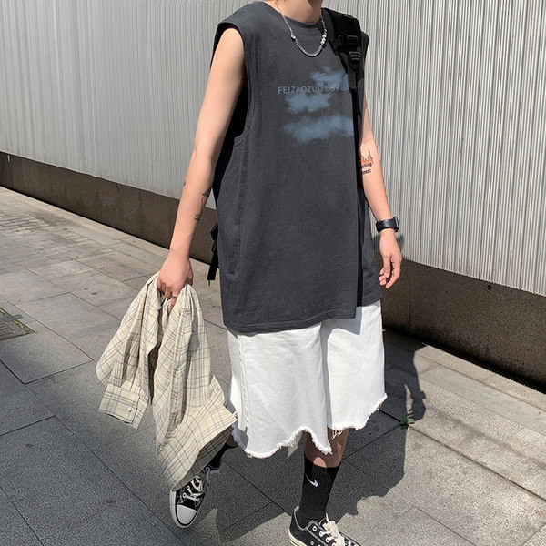 Φαρδύ μοντέλο καλοκαιρινή αμάνικη μπλούζα με επιγραφή