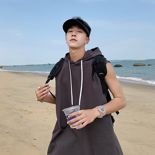 Ανδρική αμάνικη μπλούζα  με κουκούλα και κορδόνι