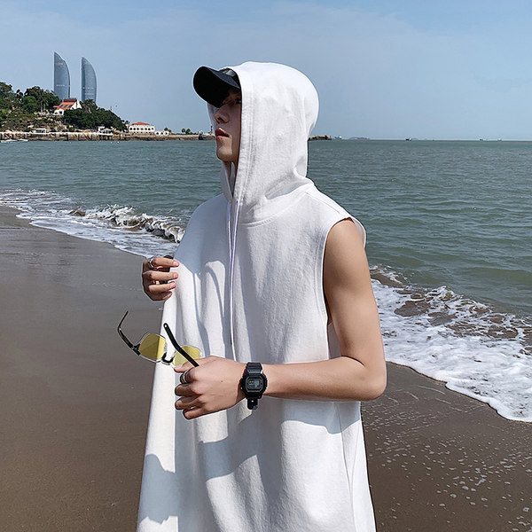 Ανδρική αμάνικη μπλούζα  με κουκούλα και κορδόνι