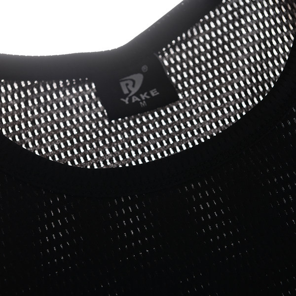 Casual ανδρικό τοπ τακ με απλικέ και οβάλ λαιμόκοψη