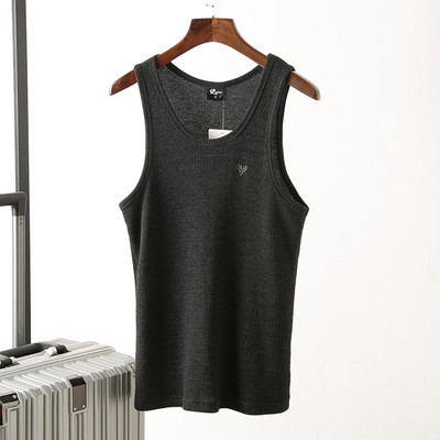 Casual ανδρική μπλούζα με οβάλ λαιμόκοψη και απλικέ