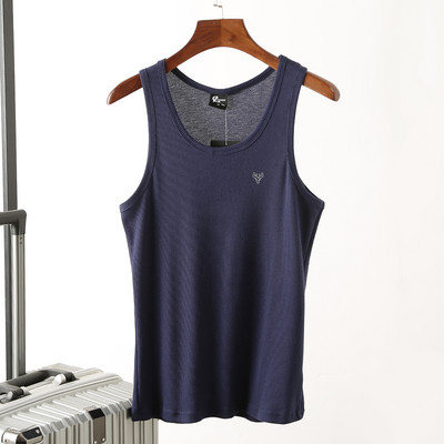 Casual ανδρική μπλούζα με οβάλ λαιμόκοψη και απλικέ