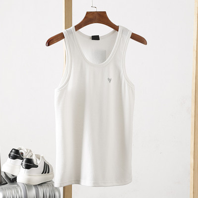 Casual ανδρική μπλούζα με οβάλ λαιμόκοψη και απλικέ