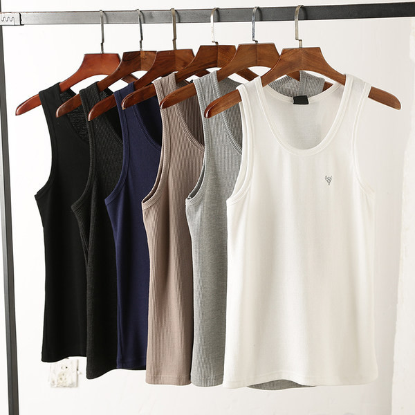 Casual ανδρική μπλούζα με οβάλ λαιμόκοψη και απλικέ