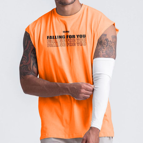 Sportolásra alkalmas póló felirattal