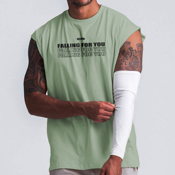 Sportolásra alkalmas póló felirattal