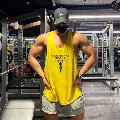 Vīriešu sporta tanktops ar aplikāciju