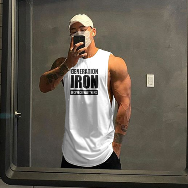 Ανδρική αθλητική αμάνικη μπλούζα με επιγραφές σε διάφορα χρώματα