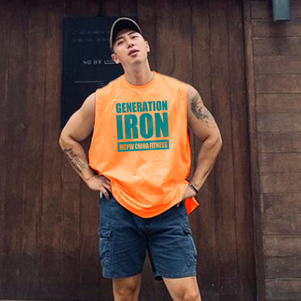 Férfi felső, feliratokkal és ovális nyakkivágással