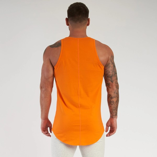 Férfi testreszabott felső ovális nyakkivágással