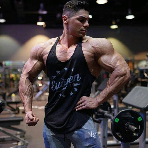 Vyriškas sportinis batviršis su užrašu - pasiūtas iš greitai džiūstančio audinio